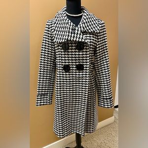 Stunning houndstooth coat